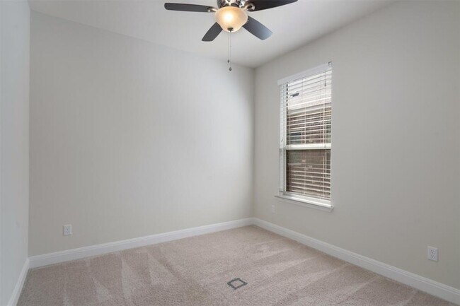 Building Photo - 209 Methodius Dr