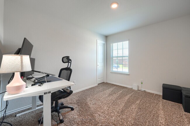 Building Photo - 3005 Barnhart Way