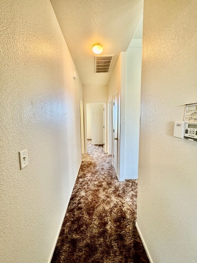 Building Photo - REDUCED!!!    FOR RENT!  3 bedroom 2 bath in Dos Palos