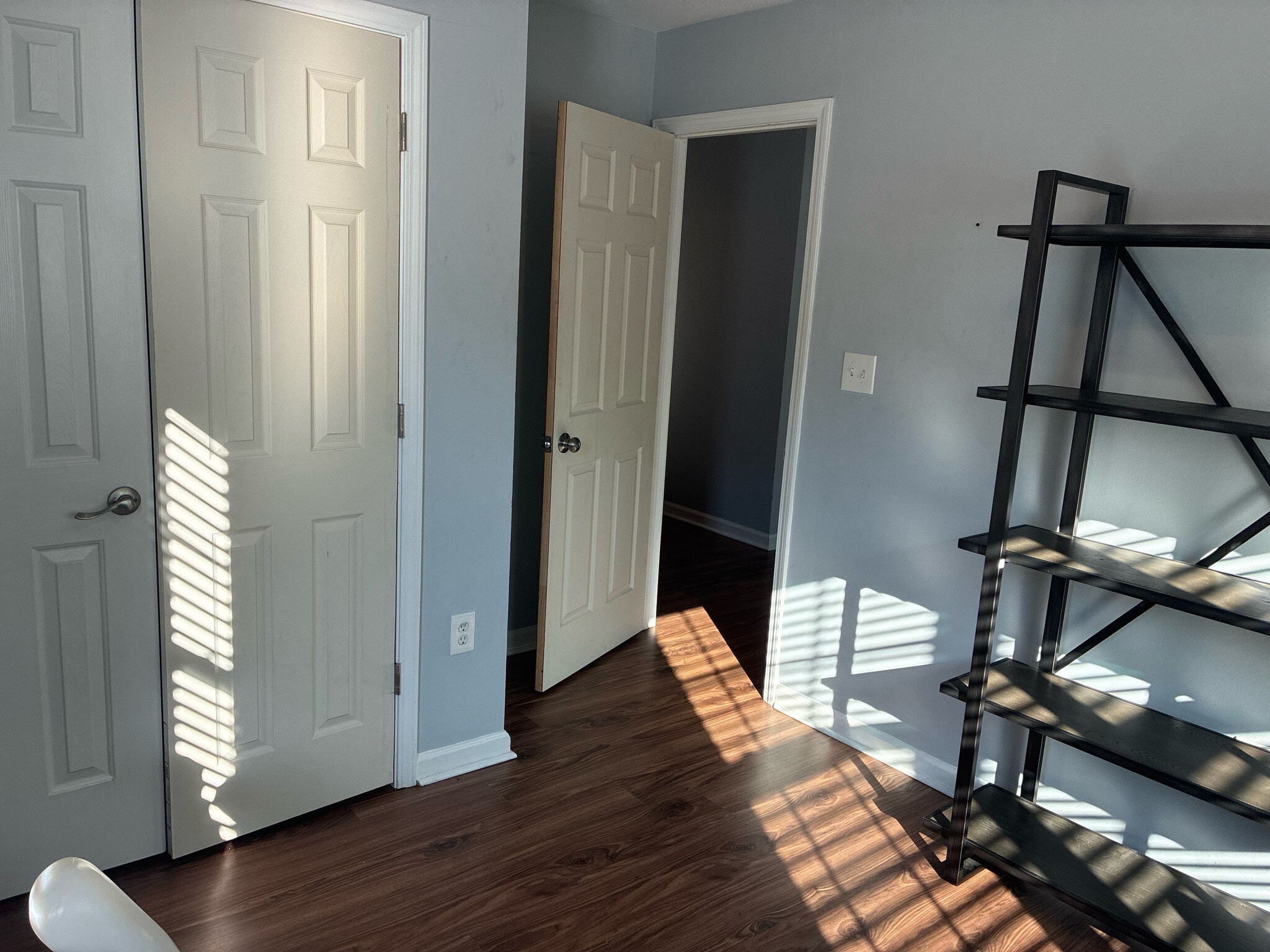 Building Photo - Room in Duplex on Jones Ave NW