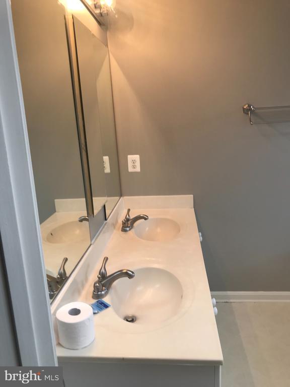 Building Photo - 4662 Deerwatch Dr