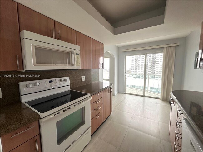 Building Photo - 3410 Galt Ocean Drive Apt #2103N, Fort Lau...