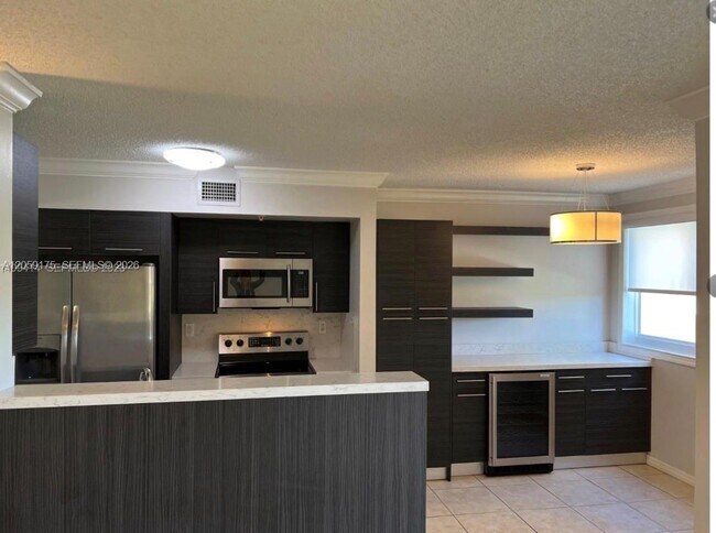 Building Photo - 2600 S University Dr