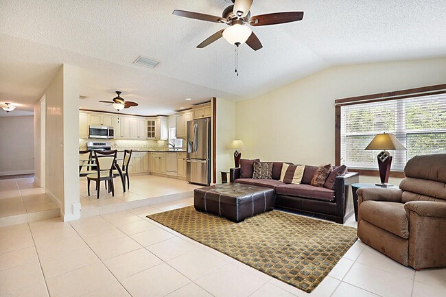 Building Photo - 11337 Little Bear Way