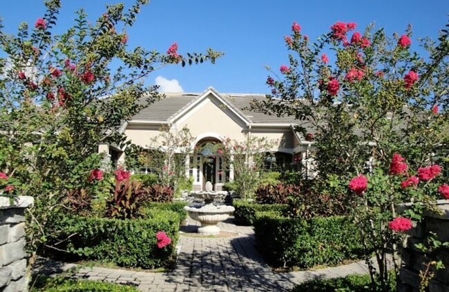 Building Photo - 14226 Fredricksburg Dr