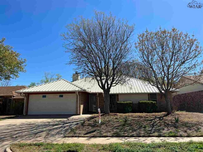 Primary Photo - 2108 Selma Dr