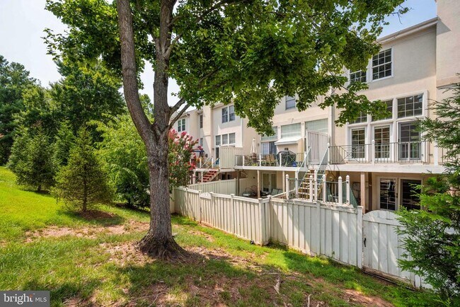 Building Photo - 4022 Dogberry Ln