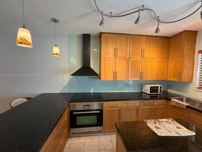 Building Photo - 630 Layne Blvd