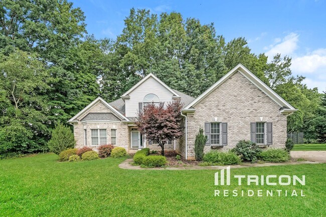 Primary Photo - 1585 Deer Run Ct