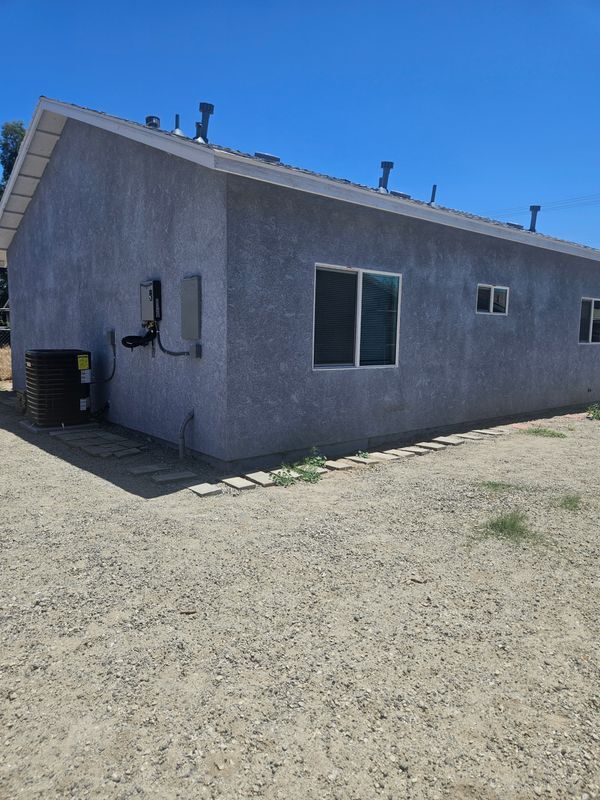Building Photo - 710 Whittier Ave