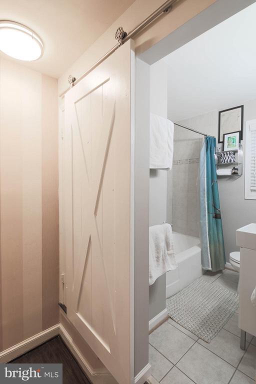 Building Photo - 718 S Payne St