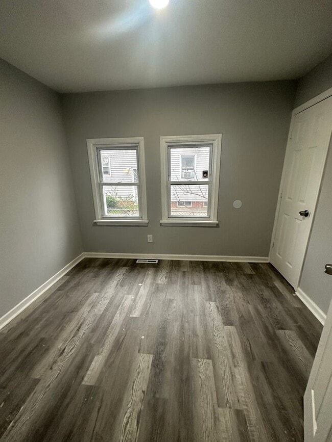 Building Photo - 3bd Single Garfield Section 8