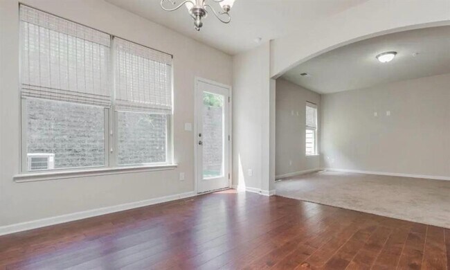 Building Photo - 3369 Castleberry Village Cir