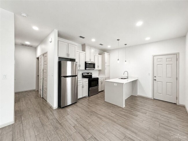 Building Photo - 17 N 58th St