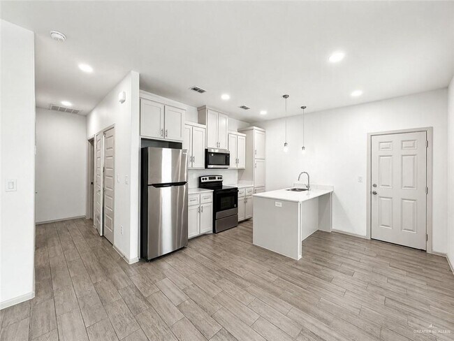 Building Photo - 7802 N 58th Ln