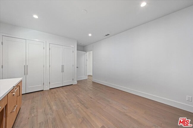 Building Photo - 1455 S Castello Ave