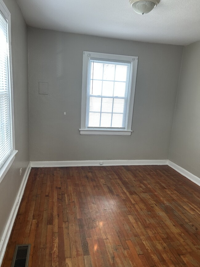 Building Photo - 202 Morgan St