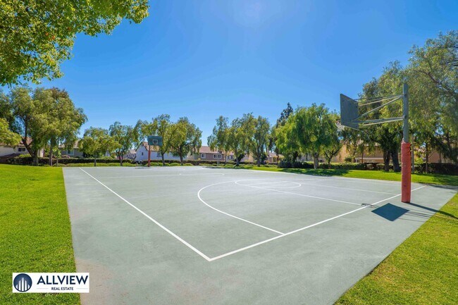 Building Photo - Beautifully Updated 4 Bedroom Single Family Home in Peaceful Glen Willow, West Irvine