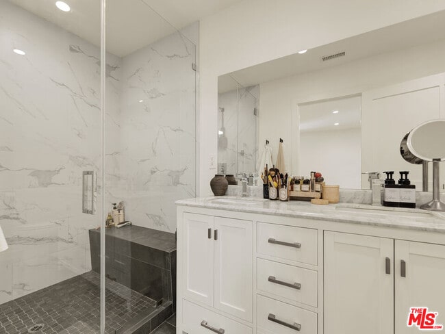 Building Photo - 13506 W Chandler Blvd