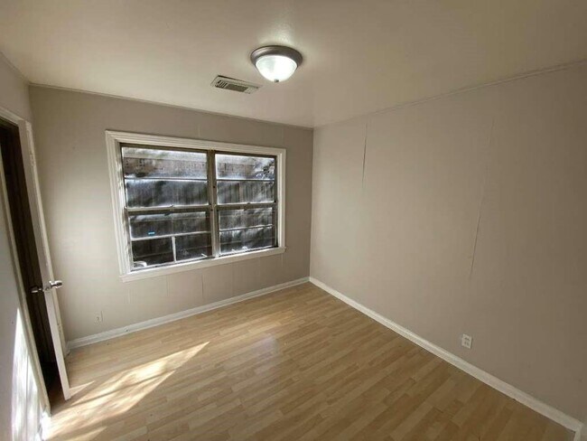 Building Photo - 5810 Belmark St