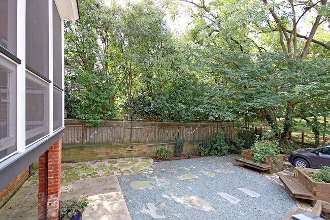 Building Photo - North Downtown Residence with Modern Updates and Prime Location