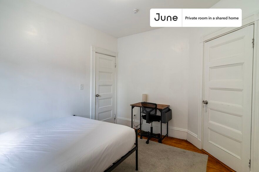 Building Photo - Room in Shared 4 bed/1 bath home in JFK/UMass