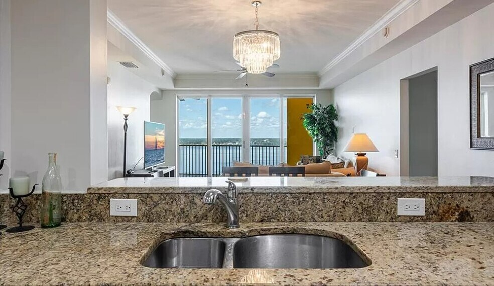 Building Photo - 2743 1st St