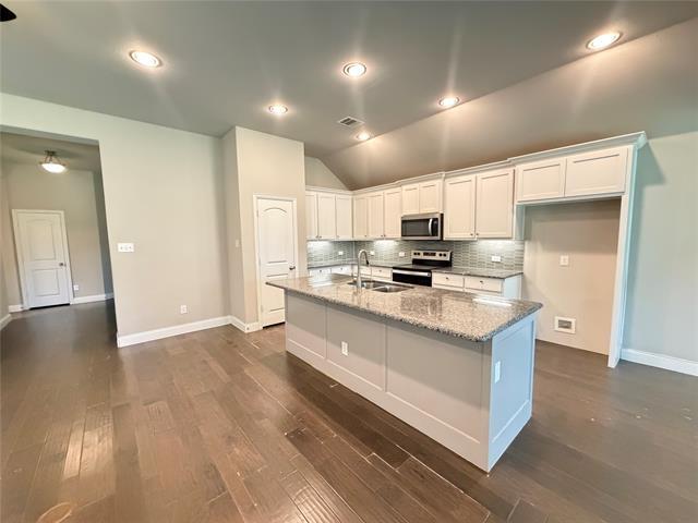 Building Photo - 7924 Buttonwood Dr