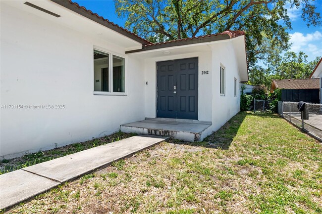 Building Photo - 2942 SW 25th St