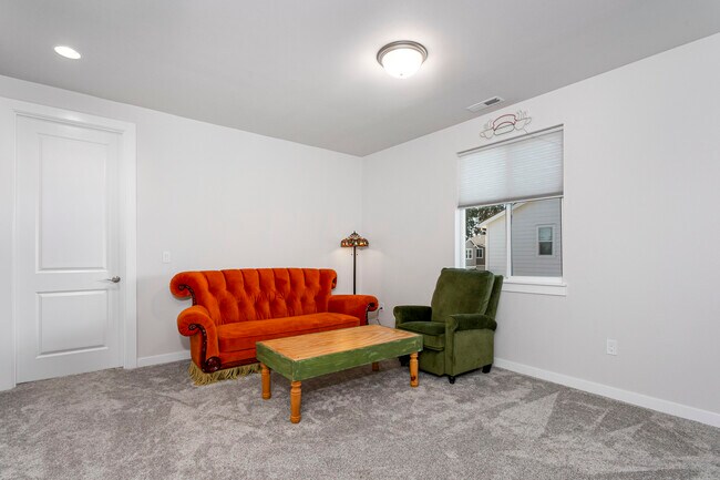 Building Photo - 6533 Lupine Ln