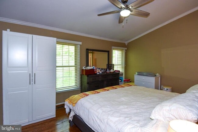 Building Photo - 5433 Grove Ridge Way