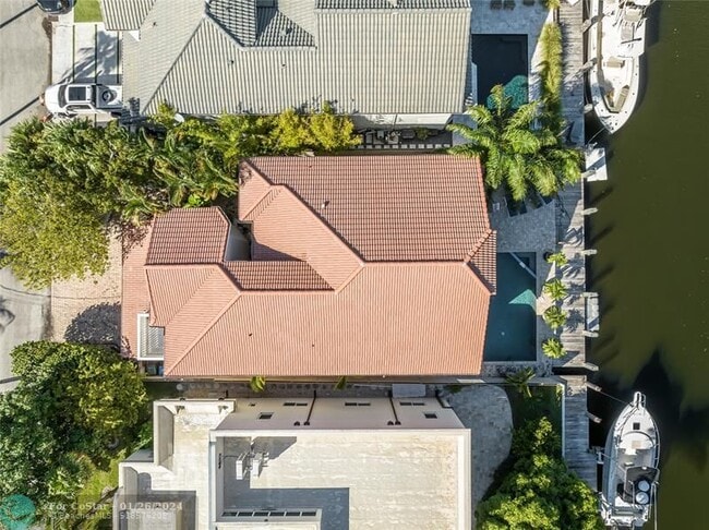 Building Photo - 808 Solar Isle Dr