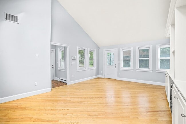 Building Photo - 11 Elmwood Ave