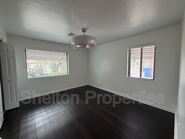 Building Photo - 2514 E Fairmount Ave