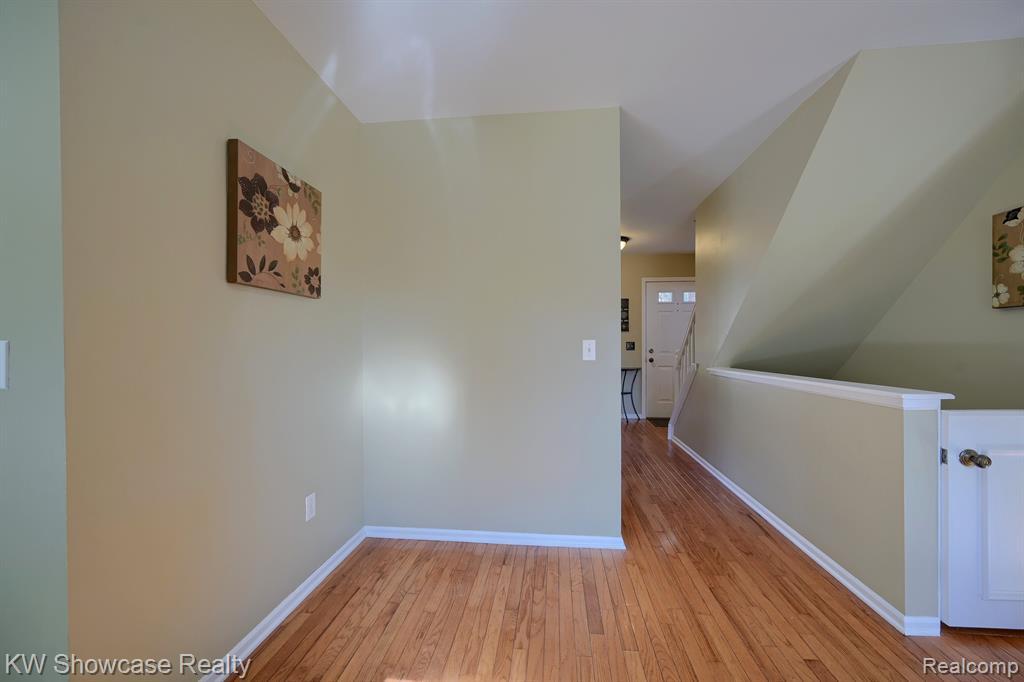 Building Photo - 24509 Simmons Dr