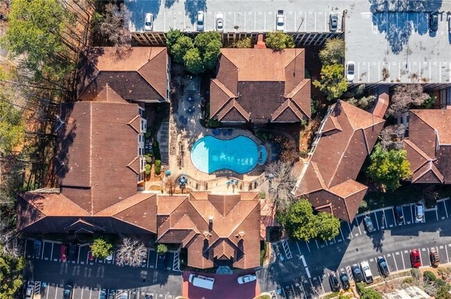 Building Photo - 3777 Peachtree Rd NE