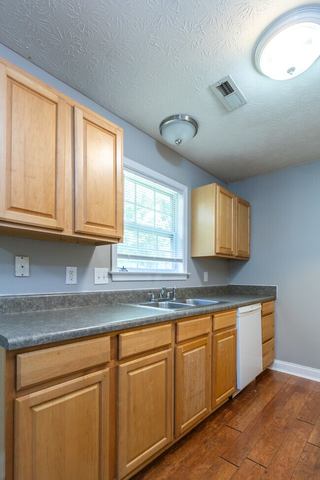 Building Photo - 7005 Buddy J Ln