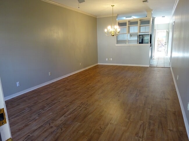 Building Photo - 2420 Stone Hollow Dr