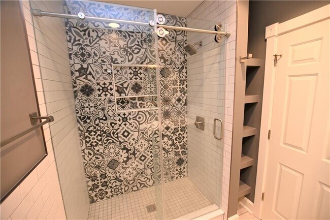 Building Photo - 916 N ALABAMA St