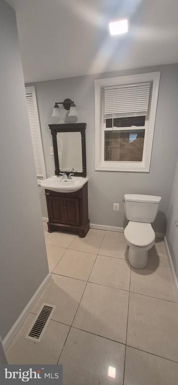 Building Photo - 627 S Pulaski St