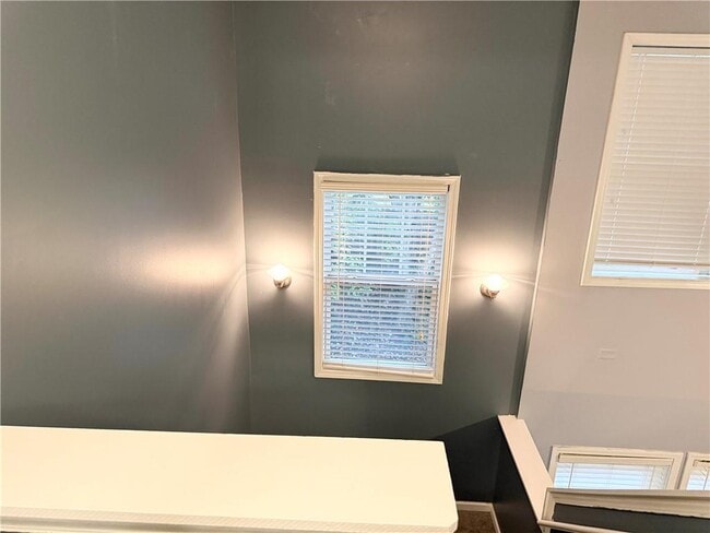 Building Photo - 2443 Walnut Tree Ln