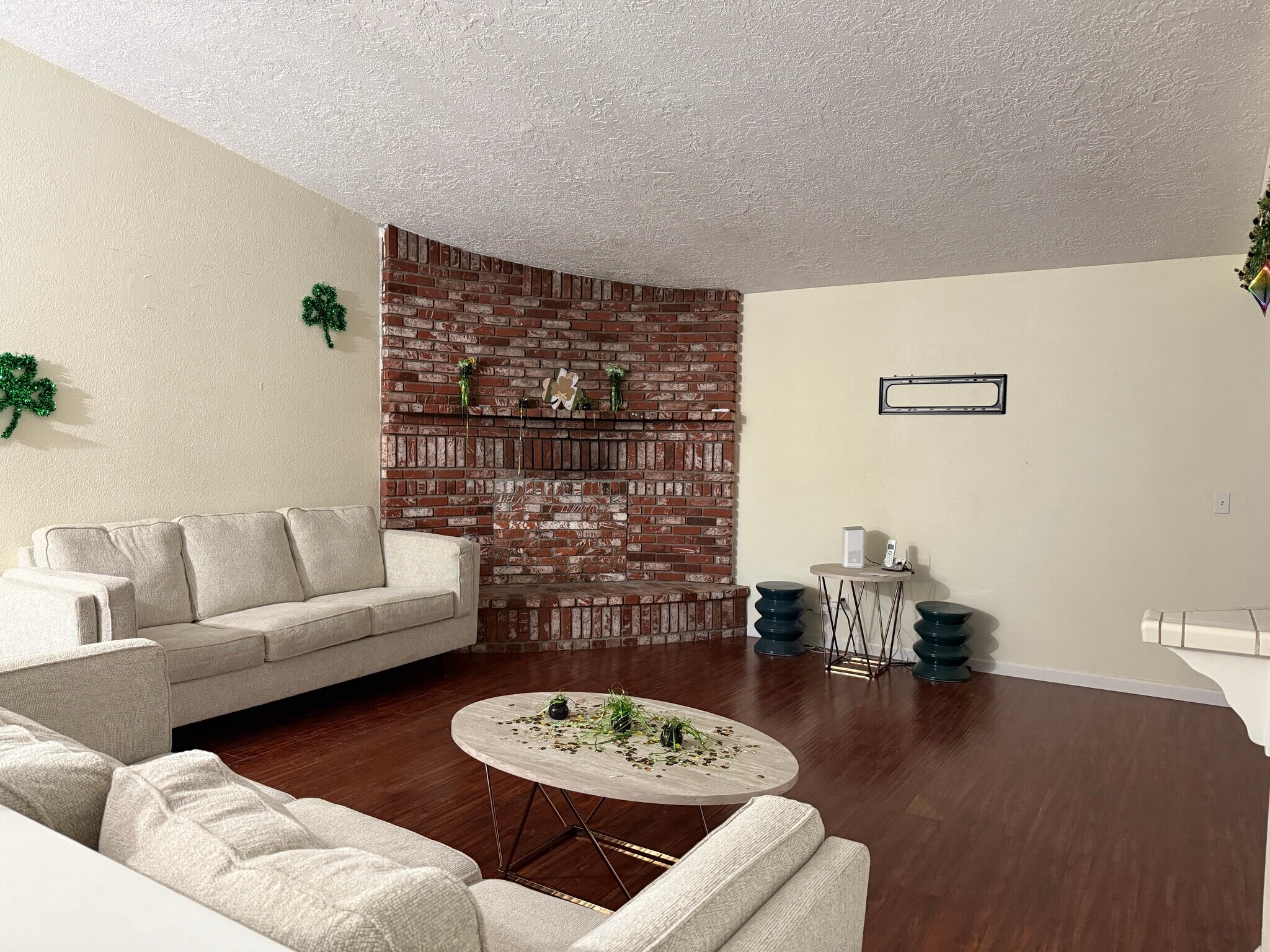 Building Photo - 7653 Phelan Rd