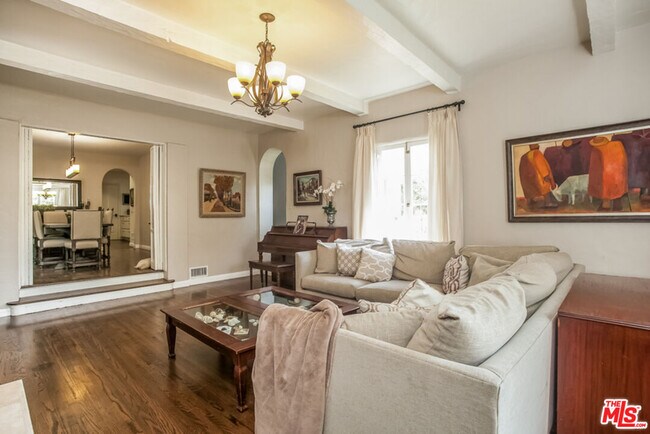 Building Photo - 1332 Comstock Ave