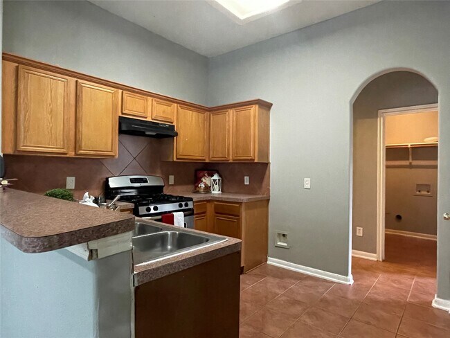 Building Photo - 811 Forest Hillside Ln