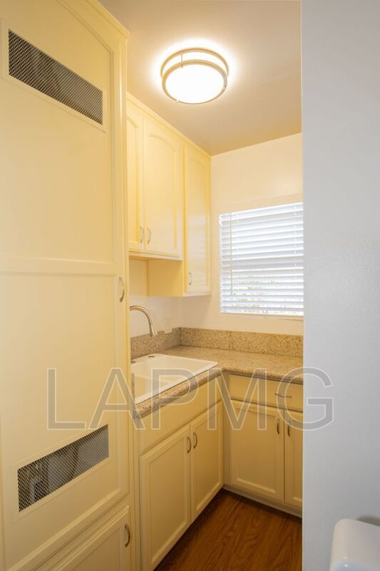 Building Photo - 2707 Pomeroy Ave