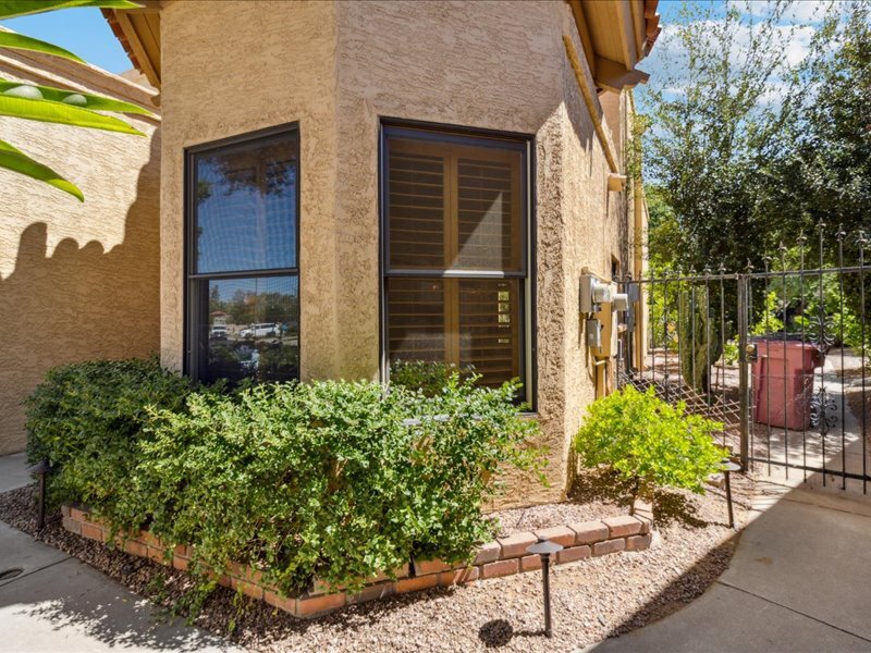 Building Photo - 10563 E Carol Ave