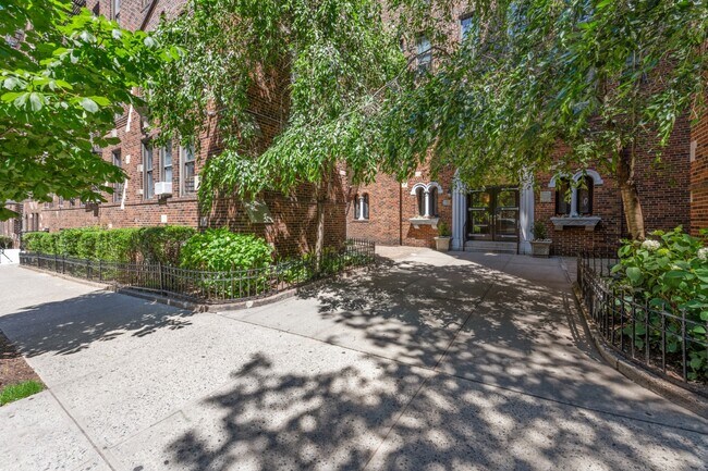 Building Photo - 43-33 46th St