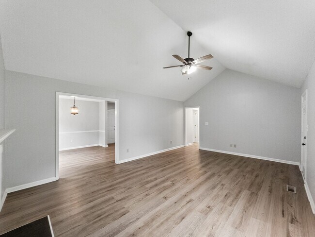 Building Photo - 121 Winthrop Way