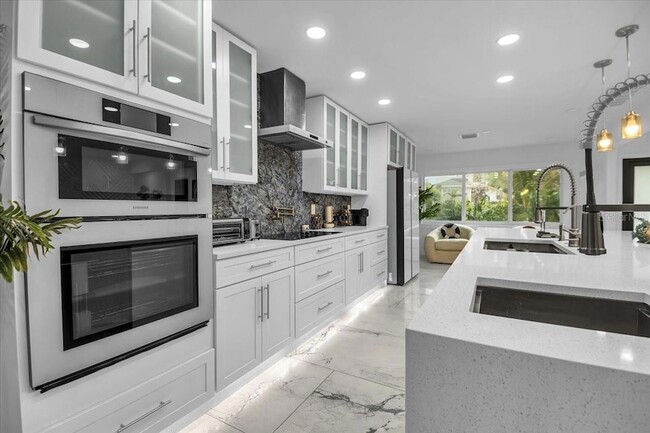 Building Photo - 5624 Cape Leyte Dr