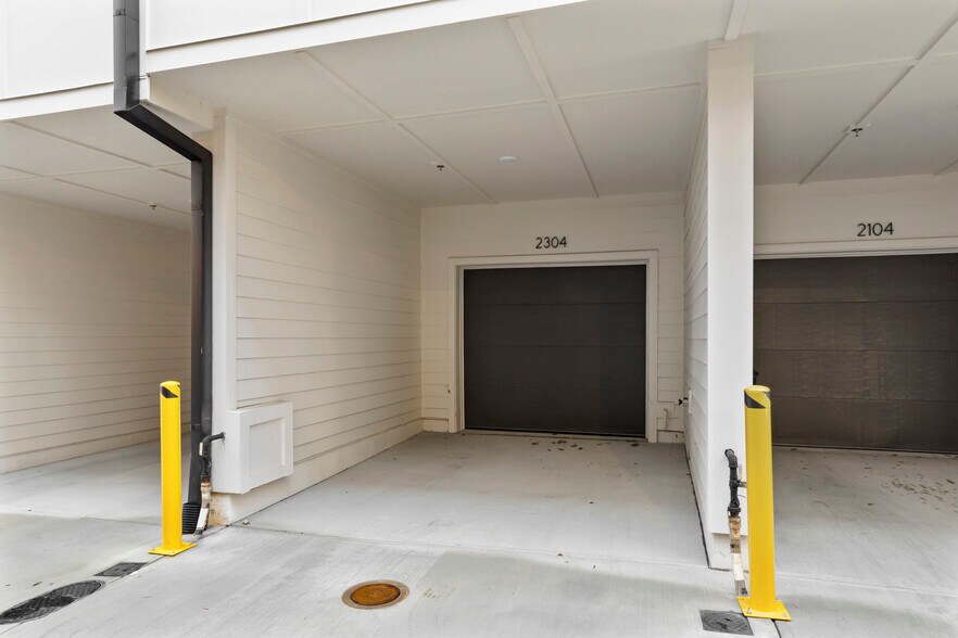 Building Photo - 201 New St